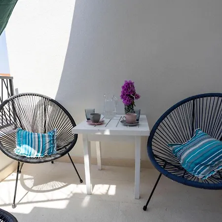 Nora, Old Town Located, Free Parking Appartement *